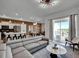 2 Bedrooms 2 Bathrooms Storey Lake 3191-405 Pc