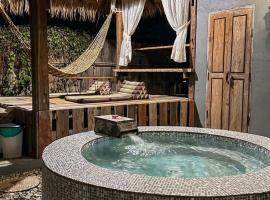 Waree Onsen Resort，位于南奔的带停车场的酒店