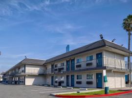 阿纳海姆6号汽车旅馆 - 富勒顿东，位于安纳海姆的酒店