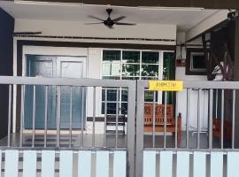 HOMESTAY D'TEPIAN CASA, BANDAR SERI IMPIAN KLUANG，位于居銮的民宿