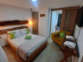 AZAHARES HOTEL Y CAFÉ，位于马尼萨莱斯的酒店