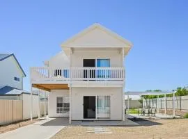 The White House - Sellicks Beach - C21 SouthCoast Holidays