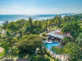 Sunset del Mar Beach Resort