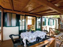 Camping Villaggio Santa Maria Di Leuca，位于加利亚诺德尔卡波的酒店