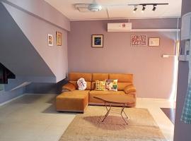 double storey cosy homestay pengkalan balak fully aircon，位于彭佳兰巴拉海滩的酒店