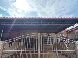 KhaAfi Homestay Seri Iskandar，位于Kampung Bota Kiri的度假屋