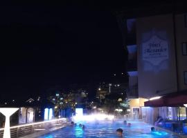 多洛米蒂山亚历山大康体酒店，位于莫尔韦诺的酒店