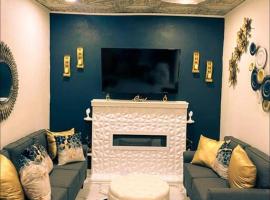 Beautiful Queen Luxury Suite Near Downtown Norfolk，位于诺福克的酒店