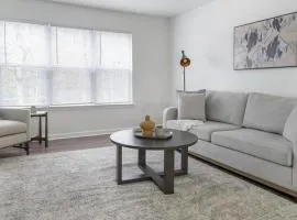 Landing Modern Apartment with Amazing Amenities (ID8183X77)