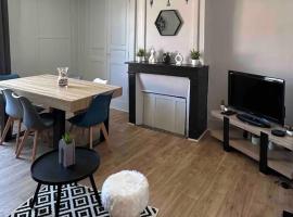 Gîte Cosy - 72m2 - Hyper Centre - Tout équipé，位于Langeac的酒店