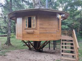 Casa na Árvore - Chalé Quemeninho，位于Apiaí的豪华帐篷营地