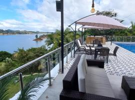 HOTEL Mirador Cielo Blue，位于El Peñol的酒店