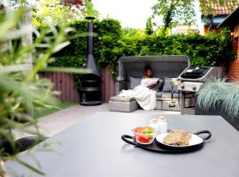 Großes luxoriöses Ferienhaus, Strandnah, mit Whirlpool, Sauna, Fitnessraum, Parkplätze & entspannten Gartenbereich zum erholen und Grillen geeignet，位于蒂门多弗施特兰德的酒店