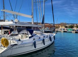 Velero Beneteau Cyclades 43.4，位于马略卡岛帕尔马的酒店