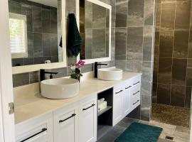 Private, modern 2 bedroom apartment Thornlands，位于Thornlands的酒店