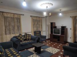 Furnished apartment in 10th of Ramadan city - شقة مفروشه بالعاشر من رمضان，位于Madinat Al Ashir min Ramadan的酒店