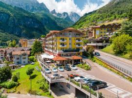丽城阿尔卑斯山健康与美容度假酒店，位于莫尔韦诺的Spa酒店
