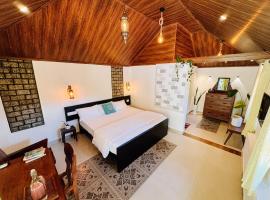 Calm Shack - 2 Bedroom-Boutique Farm Stay，位于蒙纳的酒店