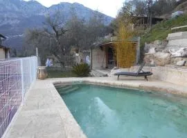 appartement independant avec piscine privee