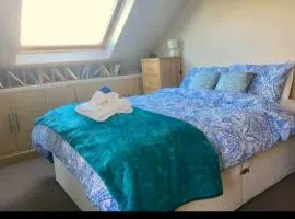 Scrabo View - King Bedroom with private bathroom