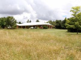 Topsys Corner - large rural house near Orange