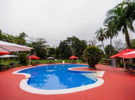 HOTEL TROPICAL IGUAZU，位于伊瓜苏港卡塔拉塔斯德尔伊瓜苏国际机场 - IGR附近的酒店