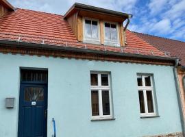 FeWo-Schloßstraße - Zum blauen Haus，位于Penkun的酒店