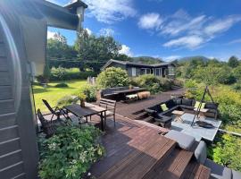 Cabin by the Fjord，位于Øksendalsøra的酒店