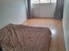 Appartement sympa à 10 min du rer b massy palaiseau，位于马西的酒店