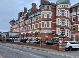 Burlington Mansions，位于伯恩茅斯Boscombe Chine Gardens附近的酒店