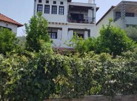 AMMOS & ASTERIAS FAMILY APARTMENTS