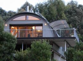 Cocoon House，位于Newbury的酒店
