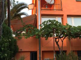 Holiday home Orange，位于尤塔哈的酒店