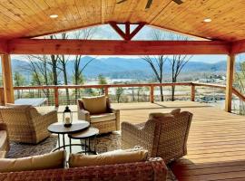 Glamp House Lake and Mountain Views Hot Tub，位于海厄沃西的酒店