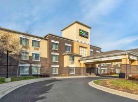 Extended Stay America Select Suites - Chicago - Lombard - Oakbrook，位于奥克布鲁克特莱斯的酒店