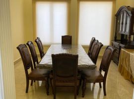 the beach house，位于米尔费的酒店