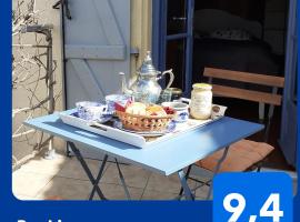 Les volets bleus，位于沙尔略的酒店