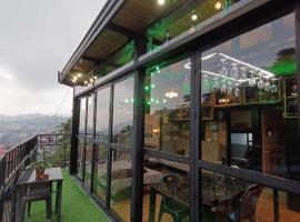 Holyghost Veranda Baguio Transient Guest House 42 step rooftop，位于碧瑶的乡村别墅