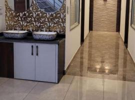 Hotel Neelkanth Prime Retreat, Kekri，位于Kekri的酒店