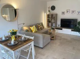 Antibes Juan-les-Pins Cozy one bedroom apartment near the beaches and the restaurants