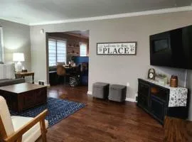 Large Cozy House Near NexusPark Air Hockey