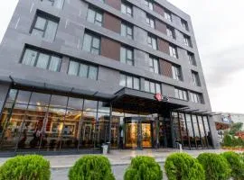 Axis Hotel