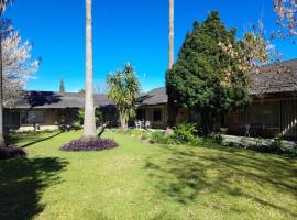 Palms Lodge，位于克龙斯塔德的酒店