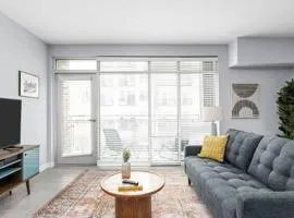 CozySuites l Dream 1BR, Monument Circle, Indy