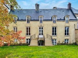 Bayeux, Normandy, Private Mansion, 17th-18th century, in the city，位于贝叶的别墅