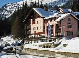 穆斯尔克鲁伊兹酒店，位于圣安东阿尔贝格的酒店