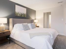 Landing - Modern Apartment with Amazing Amenities (ID6484X14)，位于Fort Wright的酒店