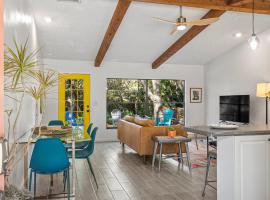 Modern Vacation home near Siesta Key & Downtown，位于萨拉索塔的海滩短租房