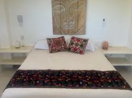 Buda Blanca 5 min caminando a la playa