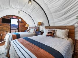 Zion White Bison Glamping & RV Resort，位于维尔京的豪华帐篷营地